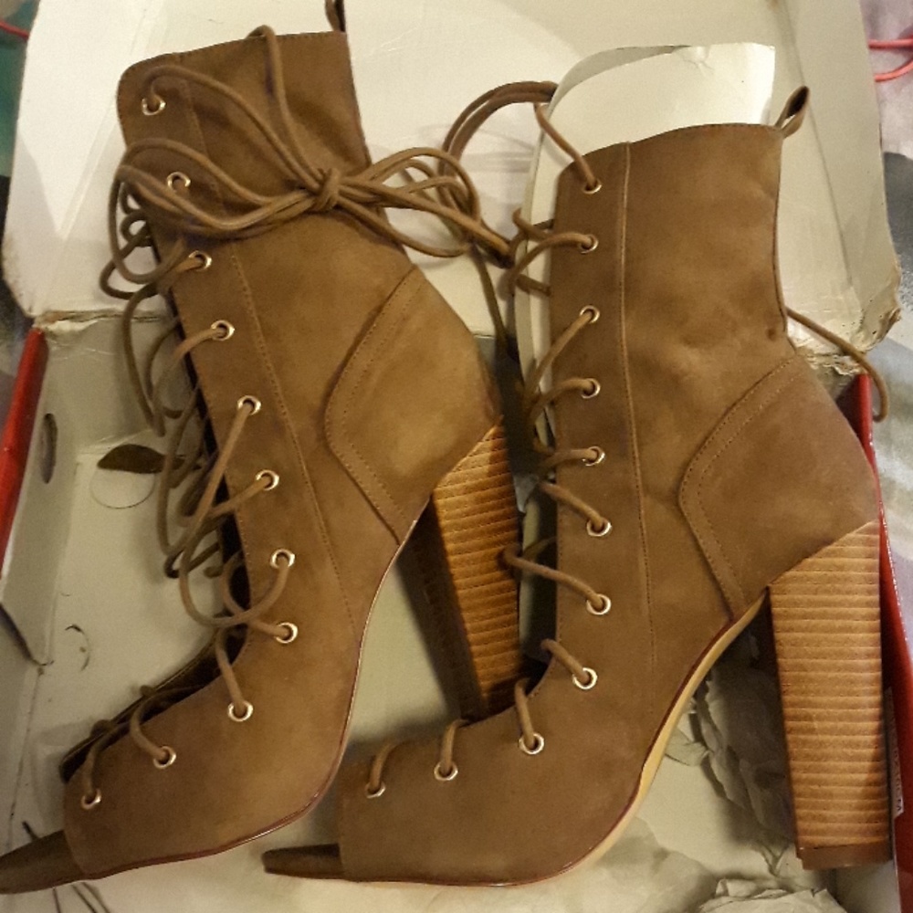 Liliana brown suede boots